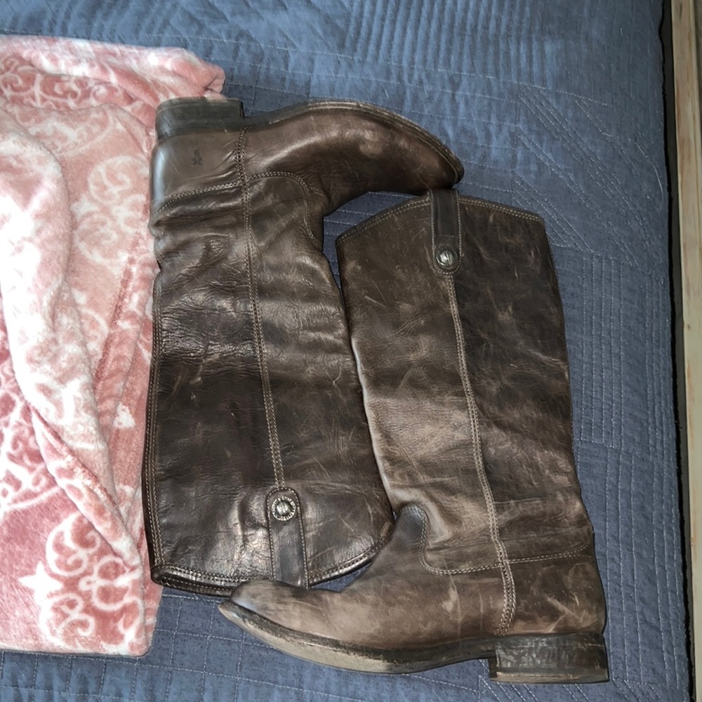 Women’s vintage Frye boots